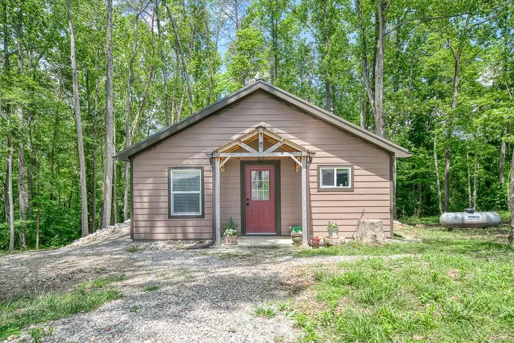 3269 Moodyville Road Byrdstown TN 38549