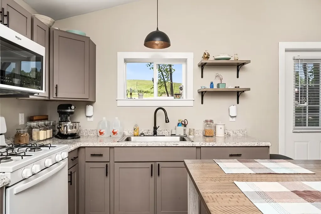 3269 Moodyville Road Byrdstown TN 38549