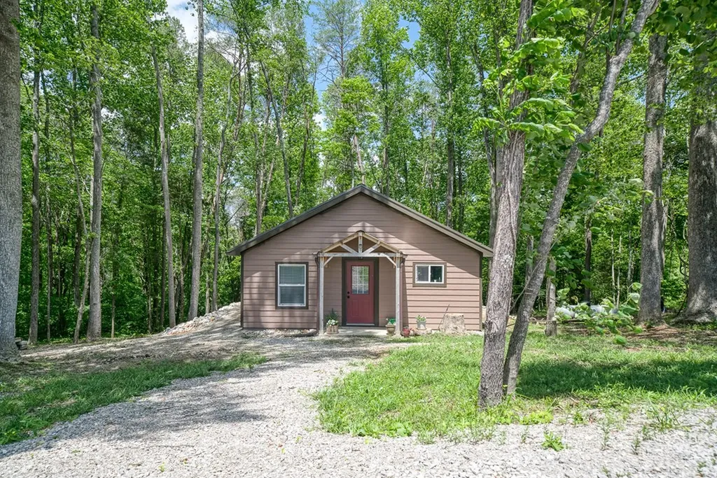 3269 Moodyville Road Byrdstown TN 38549