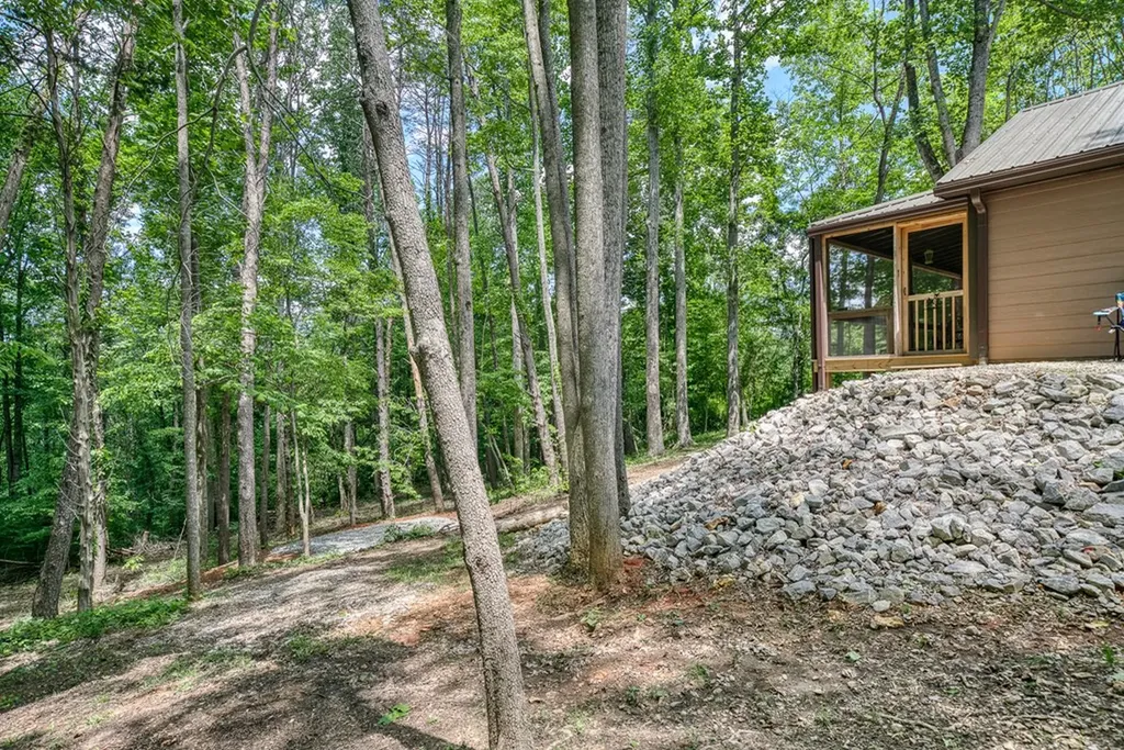 3269 Moodyville Road Byrdstown TN 38549