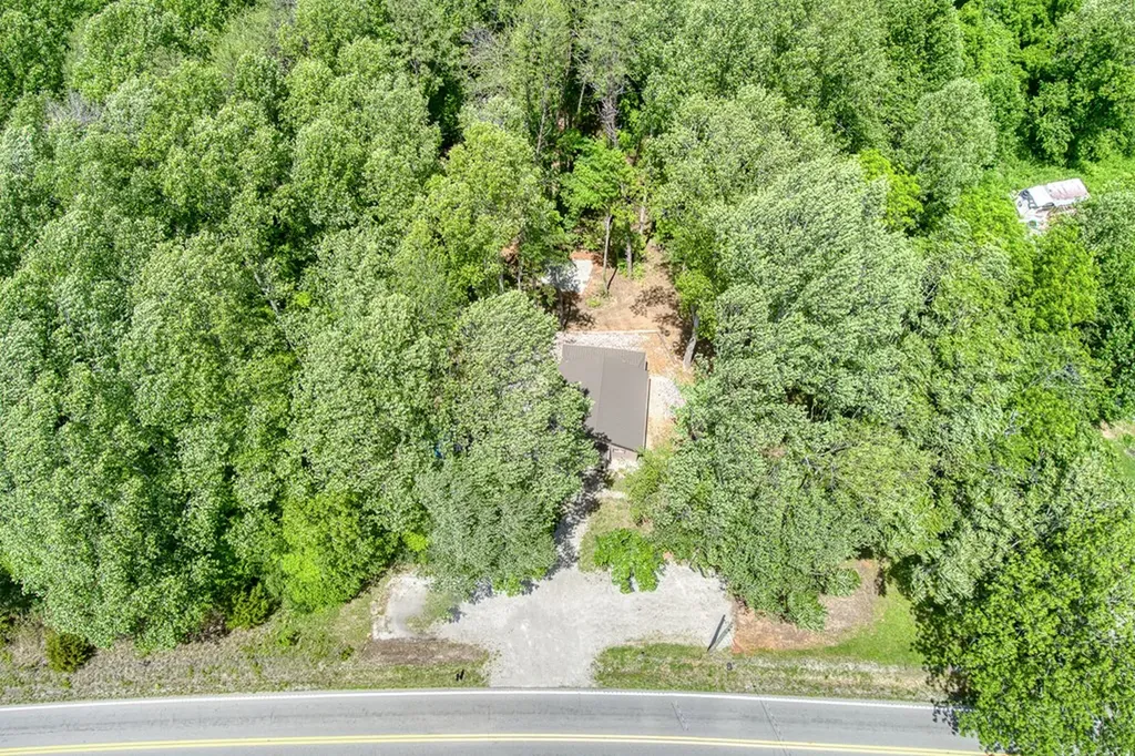 3269 Moodyville Road Byrdstown TN 38549