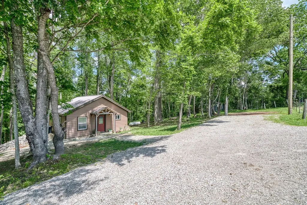 3269 Moodyville Road Byrdstown TN 38549