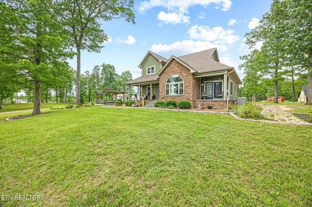 363 Bluff View Loop Crossville TN 38571