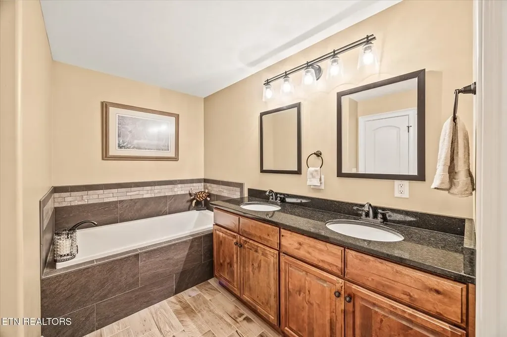 363 Bluff View Loop Crossville TN 38571