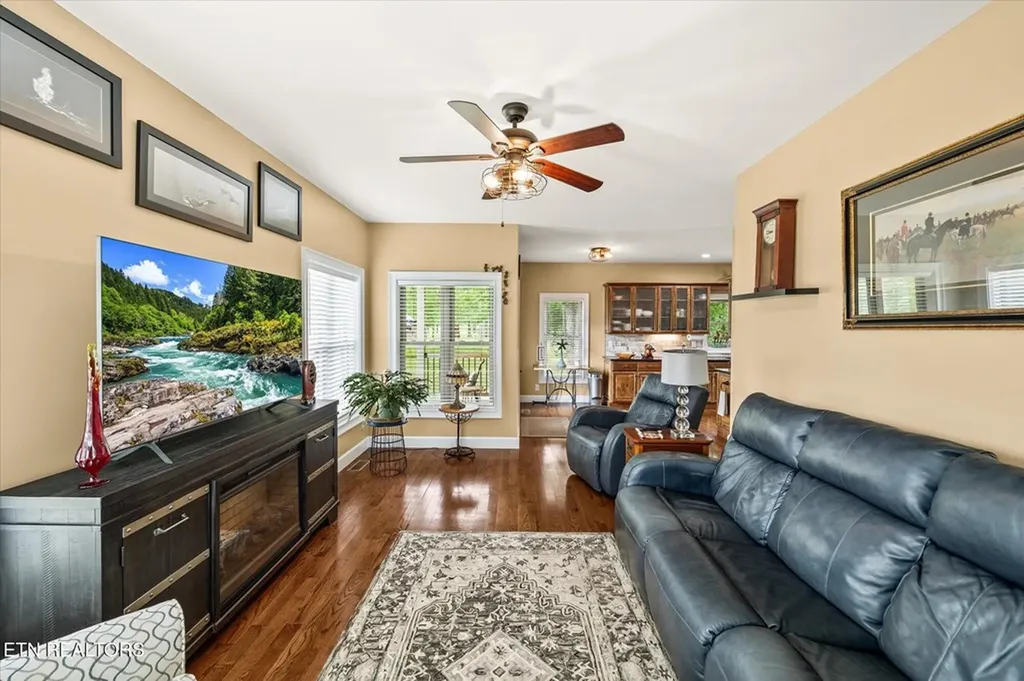 363 Bluff View Loop Crossville TN 38571