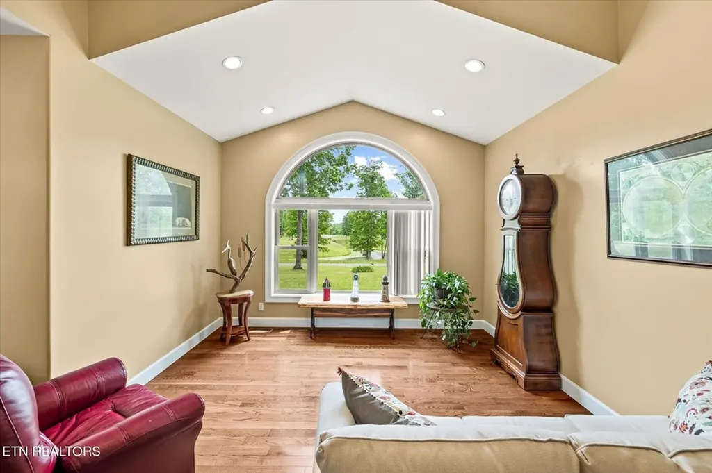 363 Bluff View Loop Crossville TN 38571