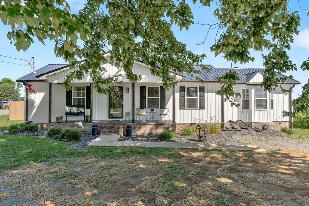 5024 Short Mountain Highway Smithville TN 37166