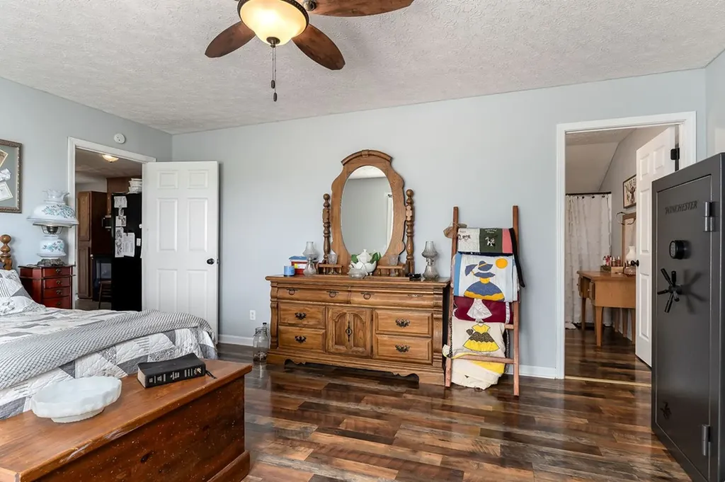 5024 Short Mountain Highway Smithville TN 37166