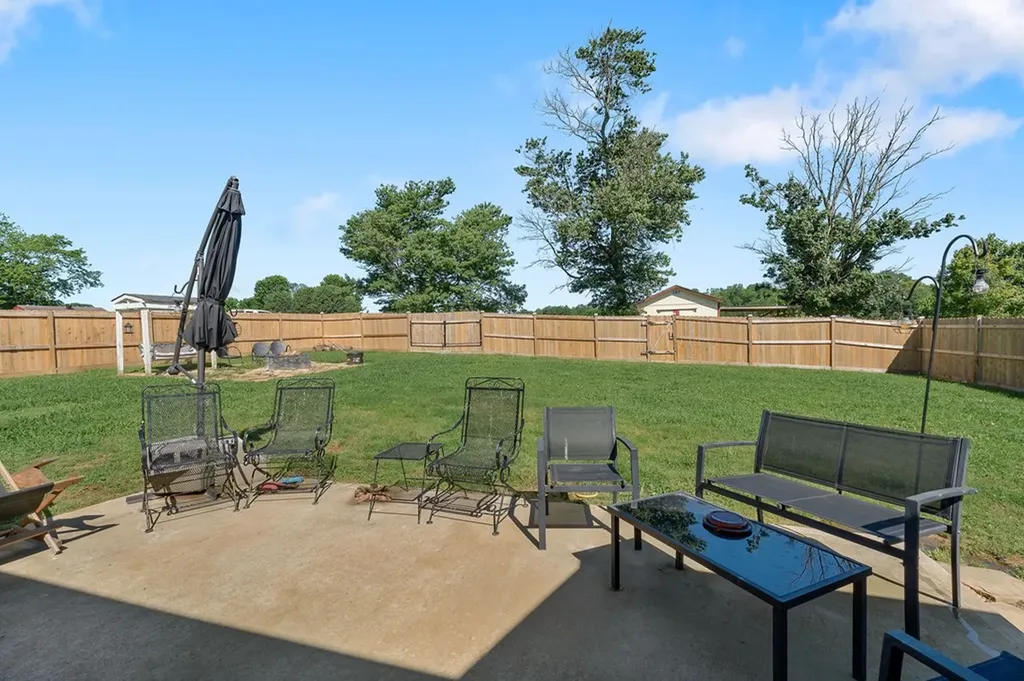 5024 Short Mountain Highway Smithville TN 37166