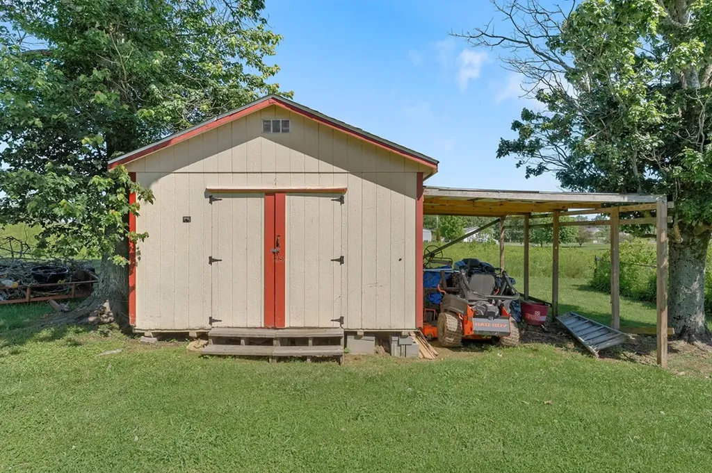 5024 Short Mountain Highway Smithville TN 37166