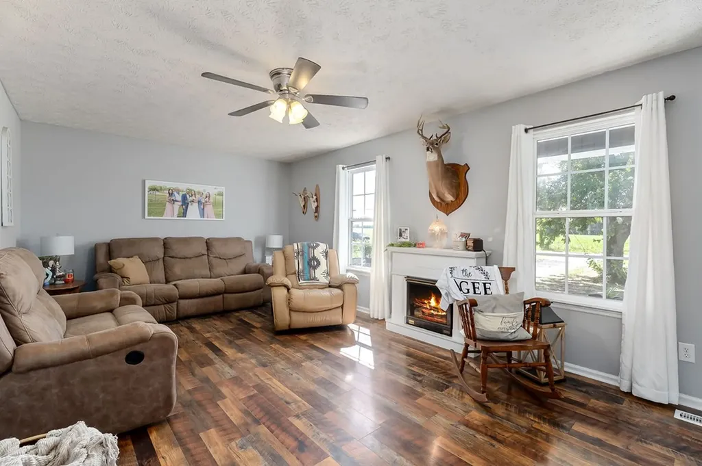 5024 Short Mountain Highway Smithville TN 37166