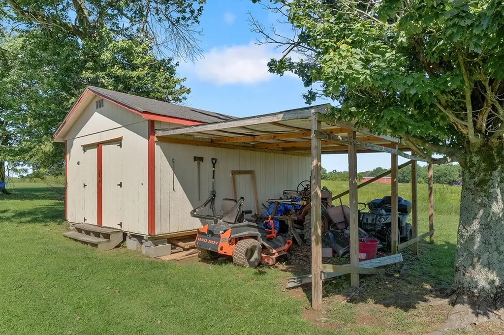5024 Short Mountain Highway Smithville TN 37166