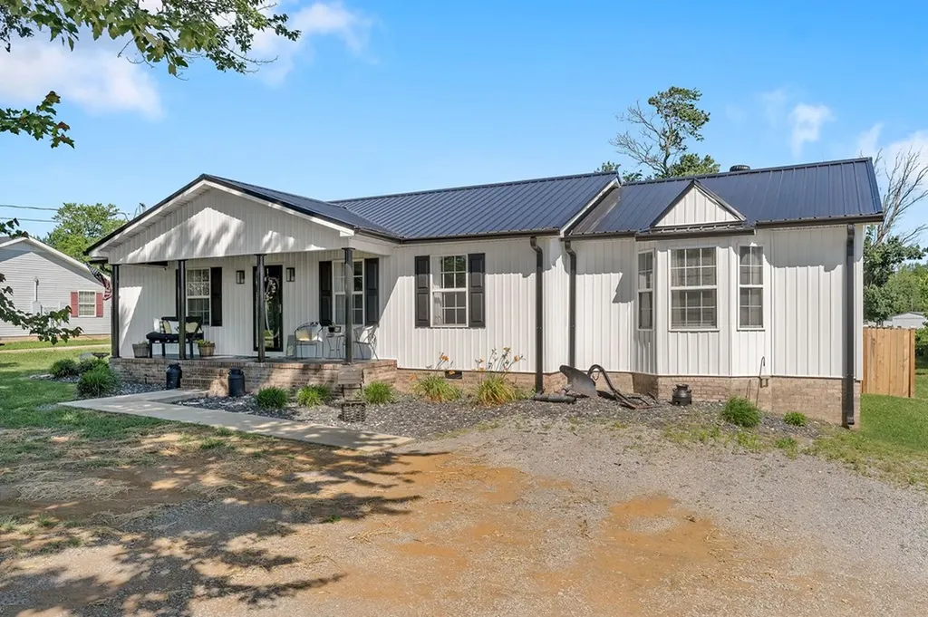 5024 Short Mountain Highway Smithville TN 37166