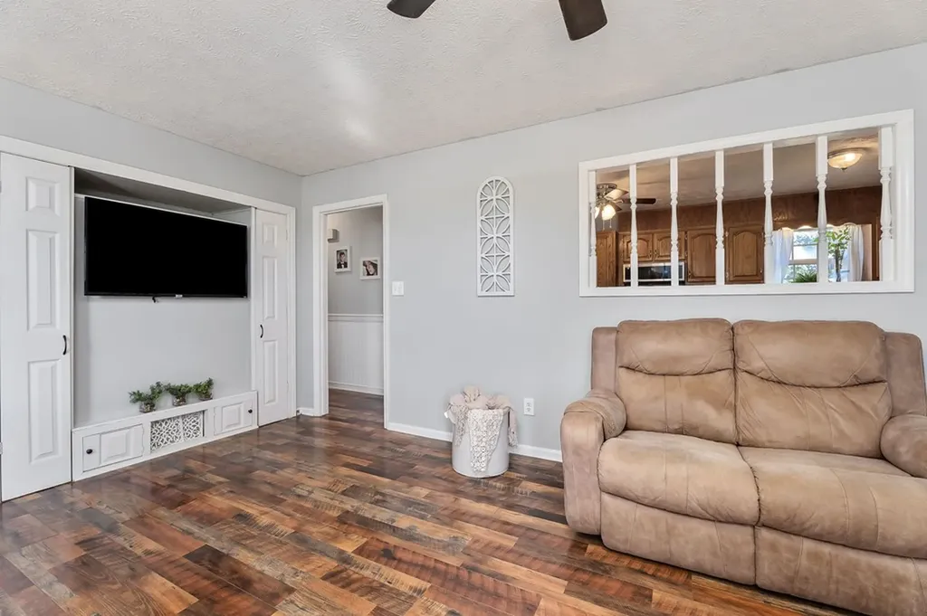 5024 Short Mountain Highway Smithville TN 37166