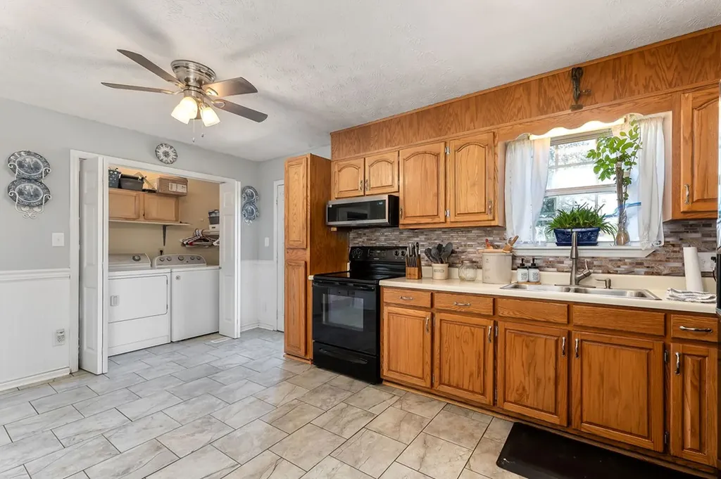 5024 Short Mountain Highway Smithville TN 37166