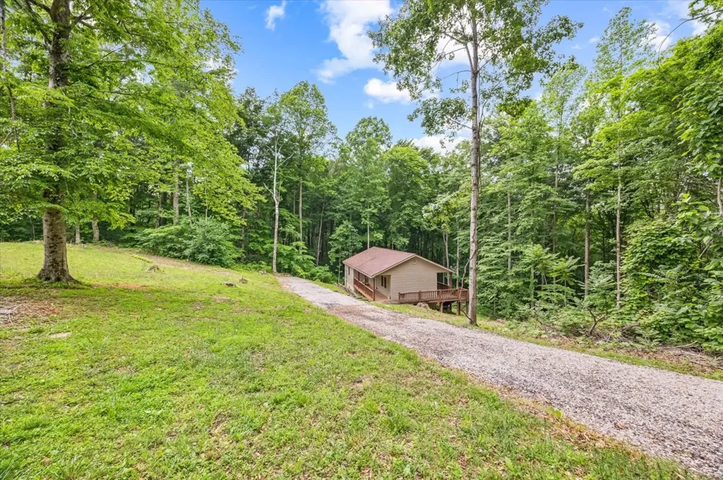 1103 Boles Beaty Road Alpine TN 38543