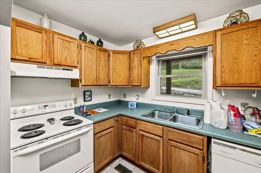 1103 Boles Beaty Road Alpine TN 38543