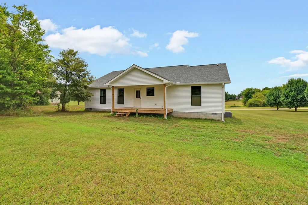 121 Willow Lake Drive Jamestown TN 38556