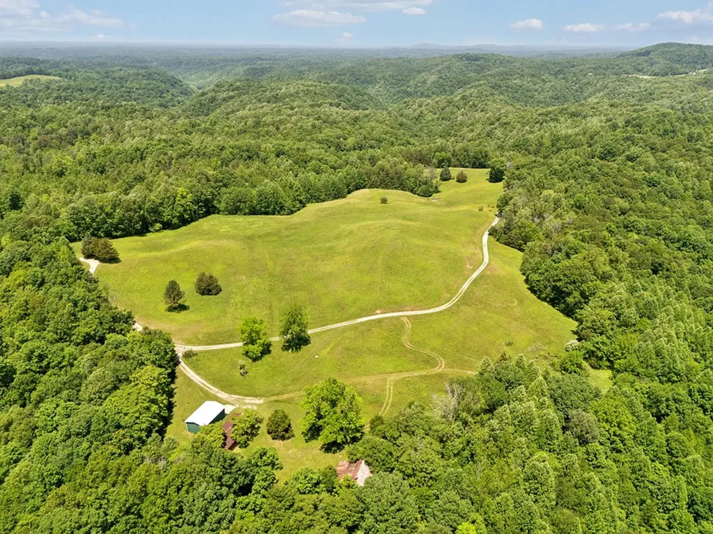 219 Dale Lane Hilham TN 38568