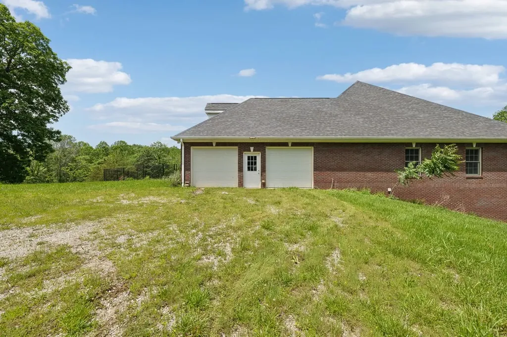 219 Dale Lane Hilham TN 38568