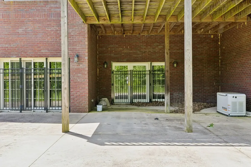 219 Dale Lane Hilham TN 38568