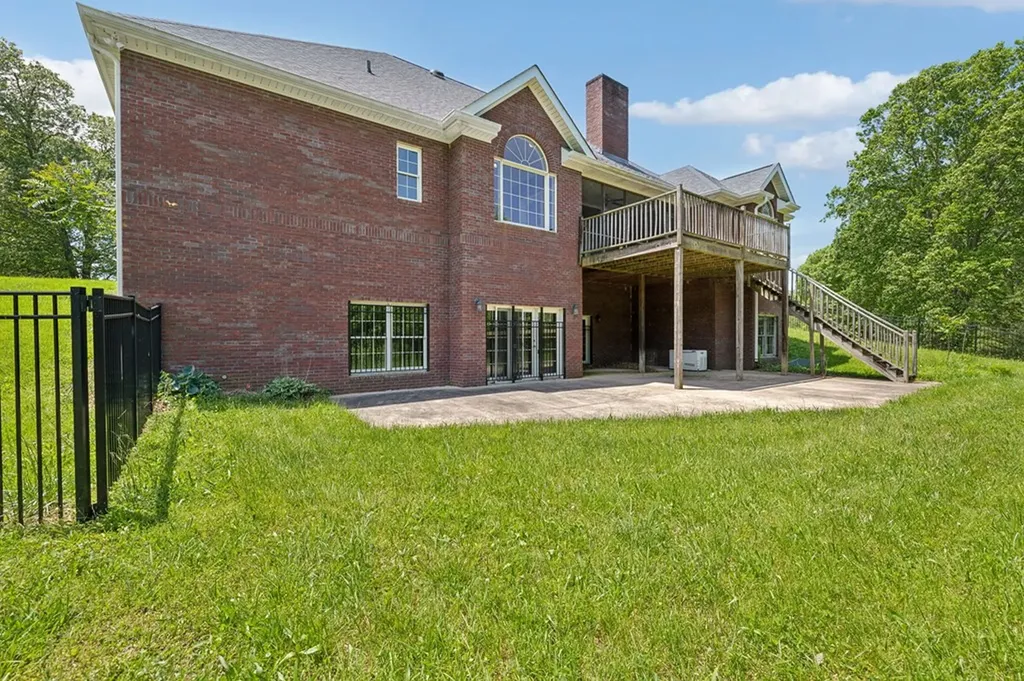 219 Dale Lane Hilham TN 38568