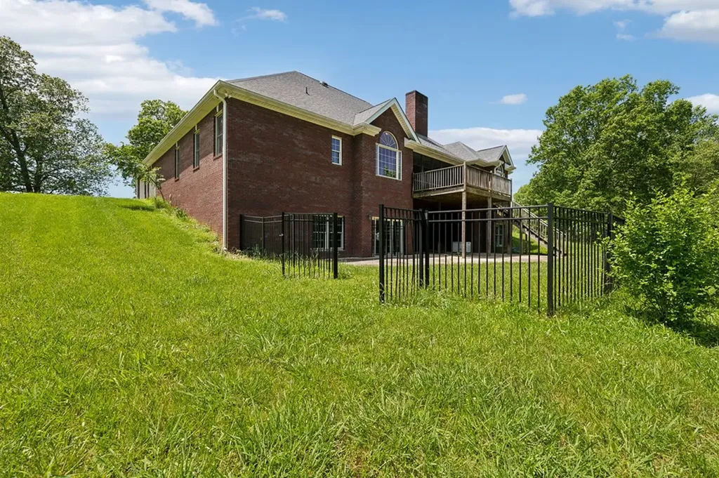 219 Dale Lane Hilham TN 38568