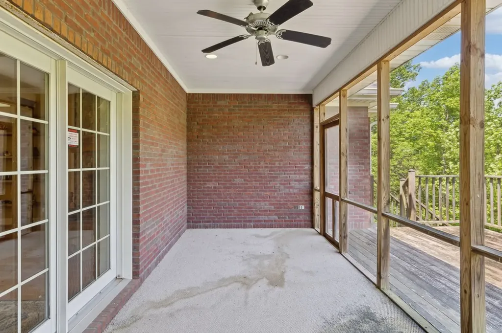 219 Dale Lane Hilham TN 38568