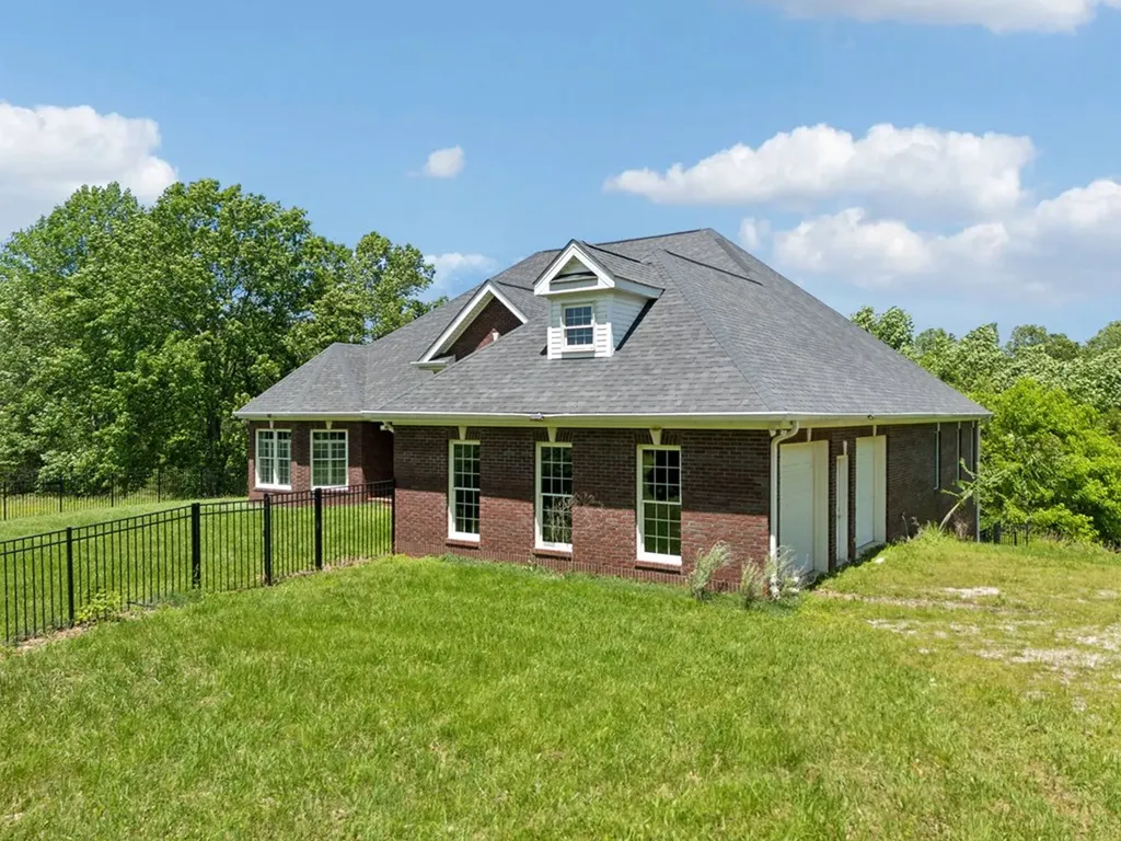 219 Dale Lane Hilham TN 38568