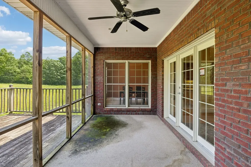 219 Dale Lane Hilham TN 38568