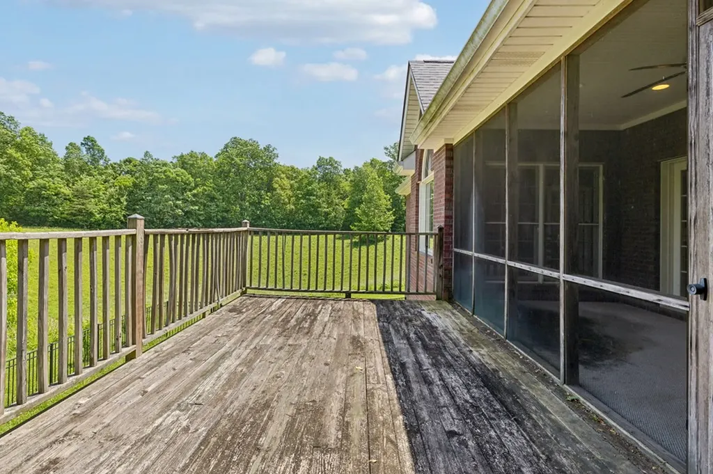 219 Dale Lane Hilham TN 38568