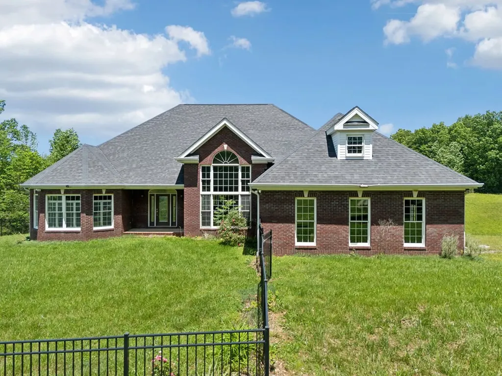 219 Dale Lane Hilham TN 38568