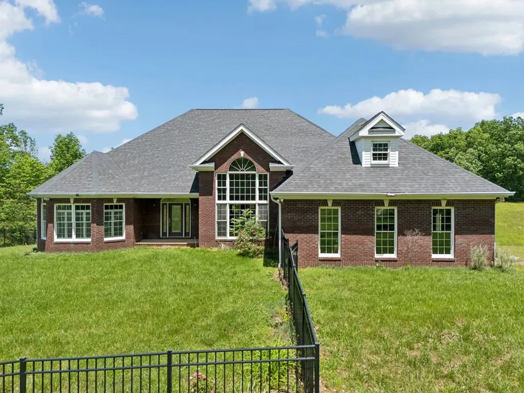 219 Dale Lane Hilham TN 38568