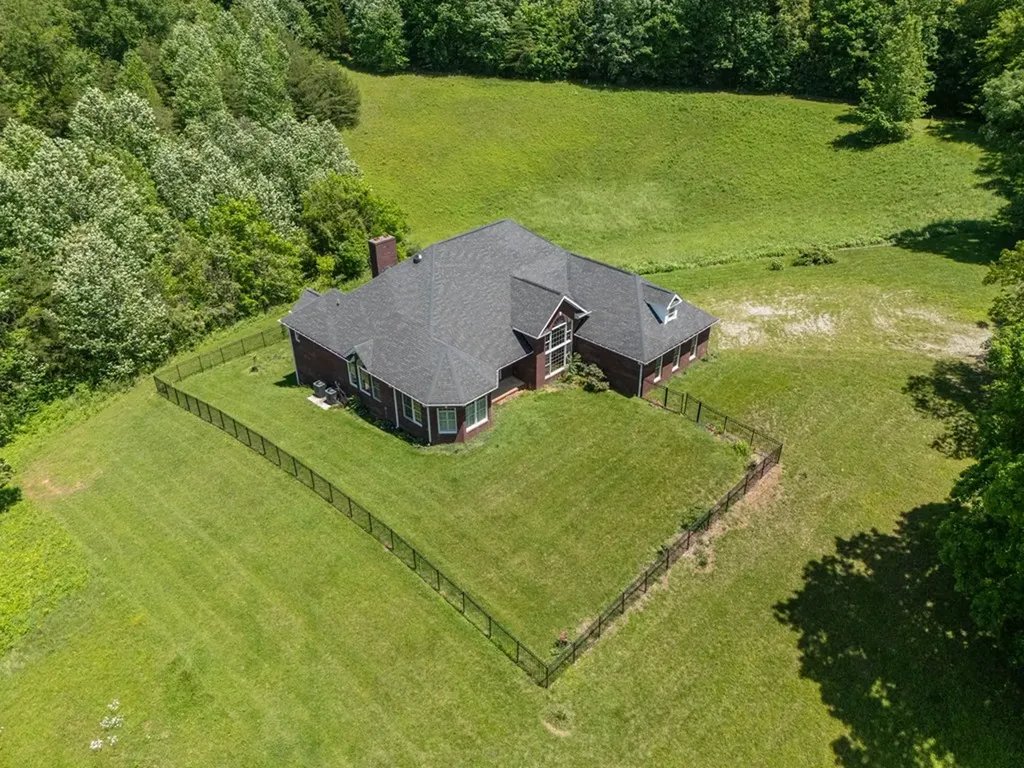 219 Dale Lane Hilham TN 38568