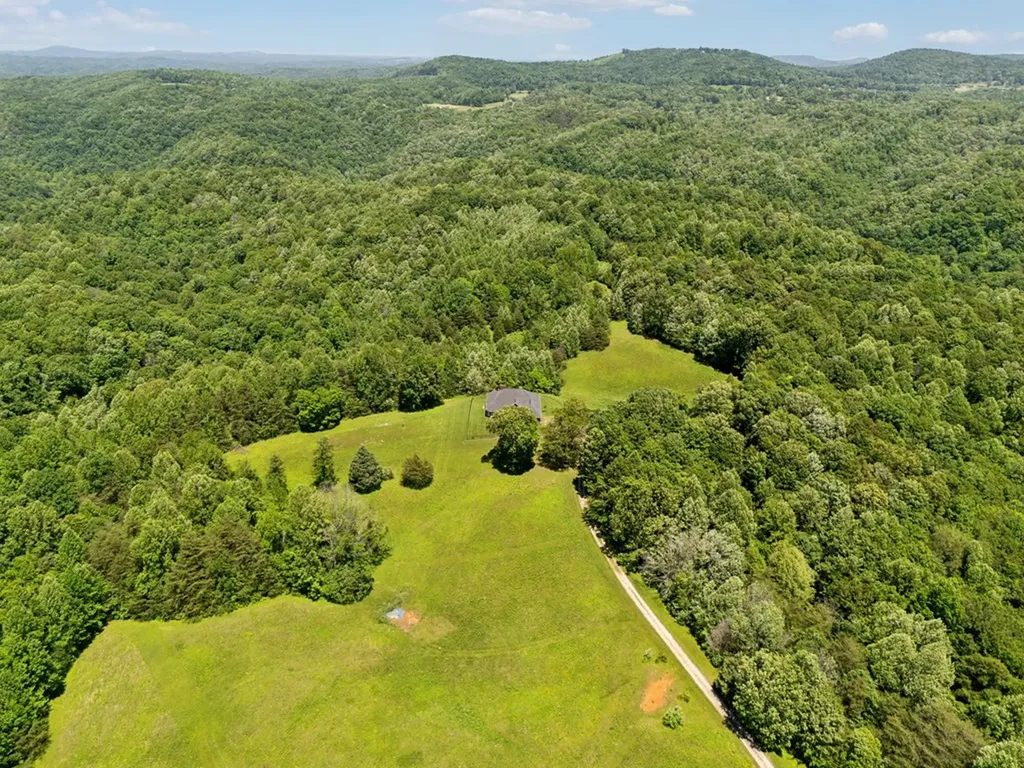 219 Dale Lane Hilham TN 38568