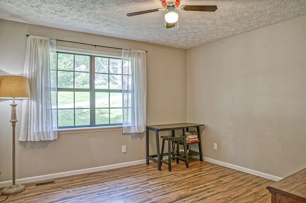 1022 Poplar Street Byrdstown TN 38549