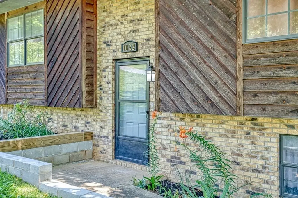 1022 Poplar Street Byrdstown TN 38549