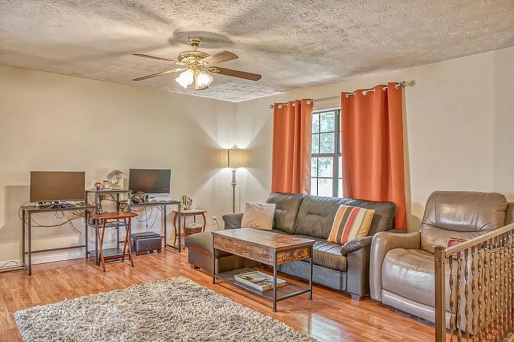 1022 Poplar Street Byrdstown TN 38549