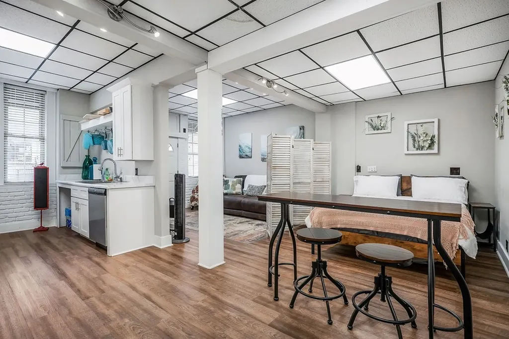 105 W Walnut Smithville TN 37166