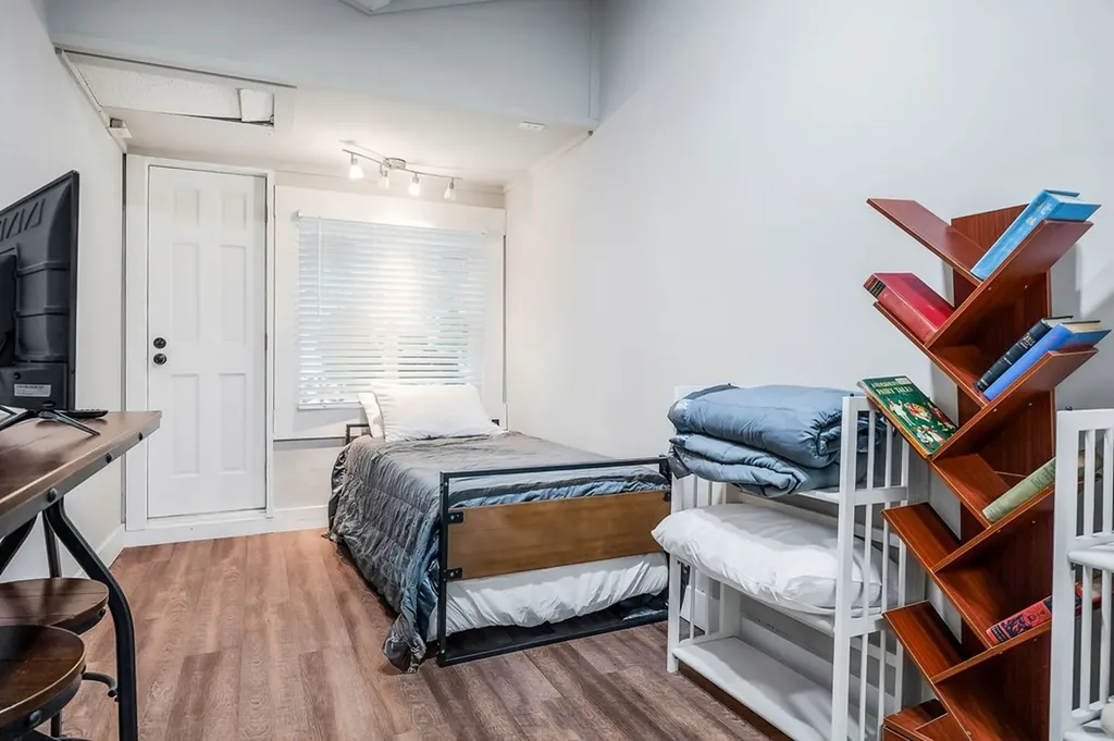 105 W Walnut Smithville TN 37166