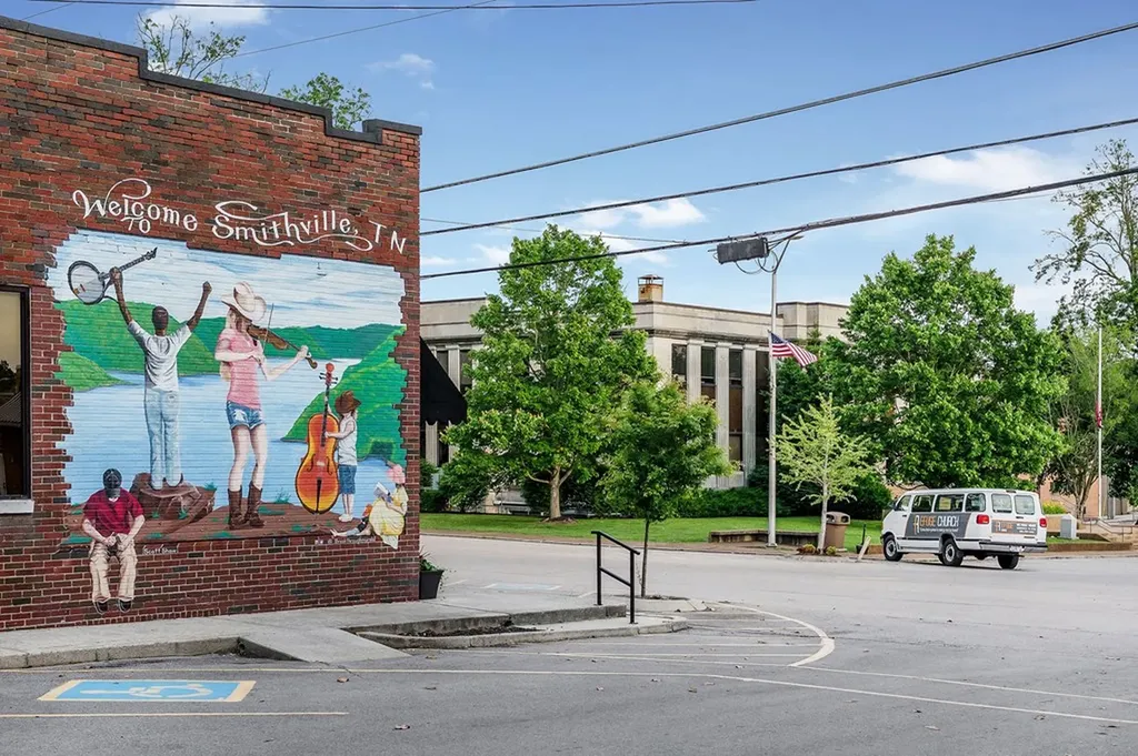 105 W Walnut Smithville TN 37166