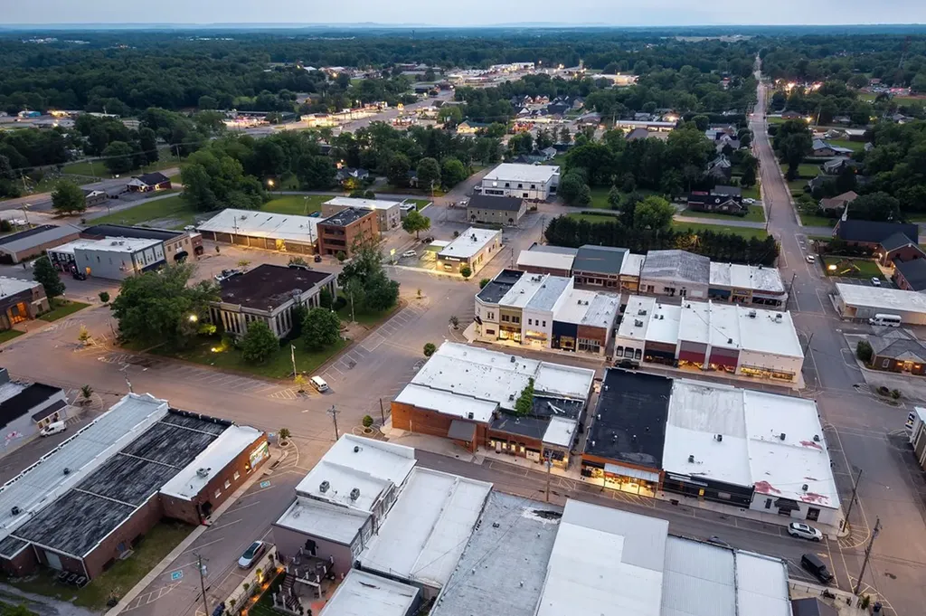 105 W Walnut Smithville TN 37166