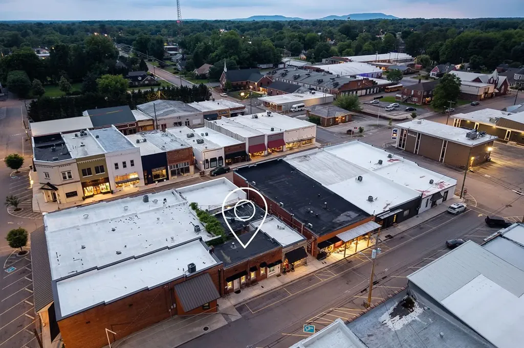 105 W Walnut Smithville TN 37166