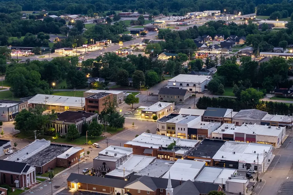 105 W Walnut Smithville TN 37166