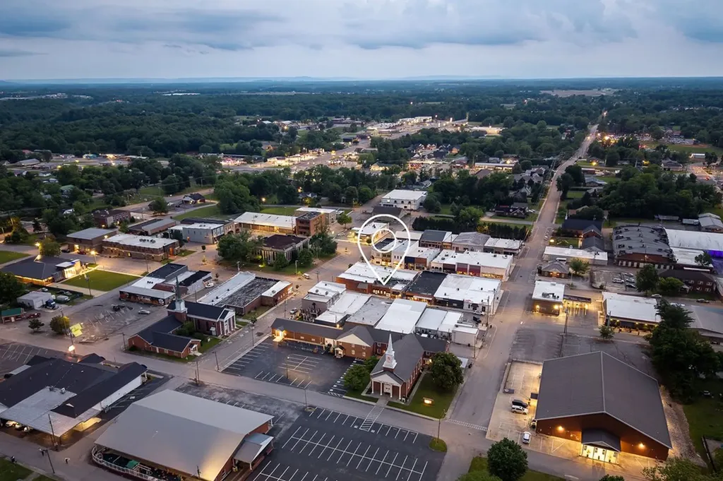 105 W Walnut Smithville TN 37166