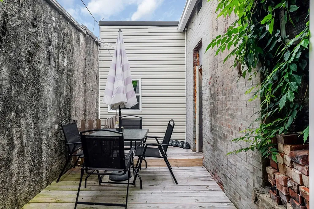 105 W Walnut Smithville TN 37166