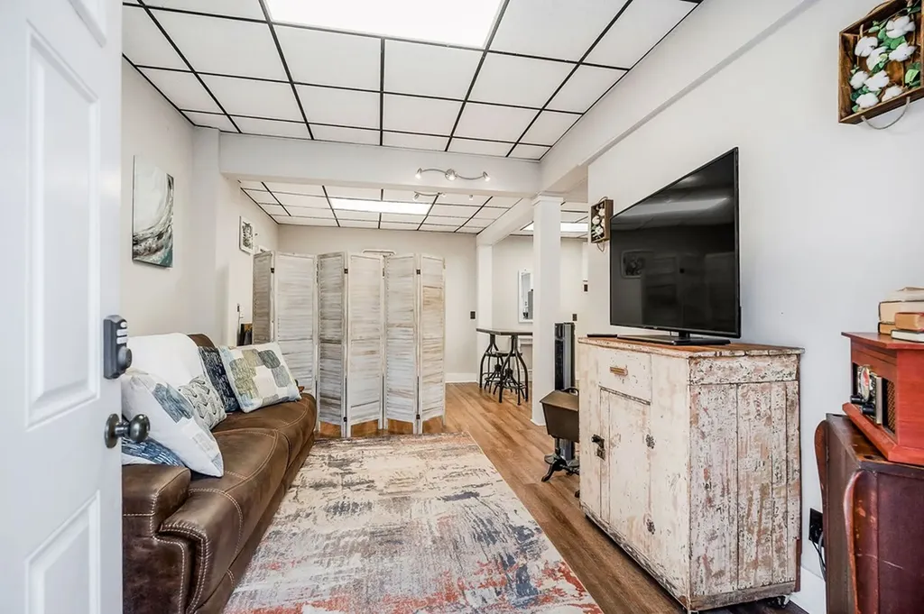 105 W Walnut Smithville TN 37166