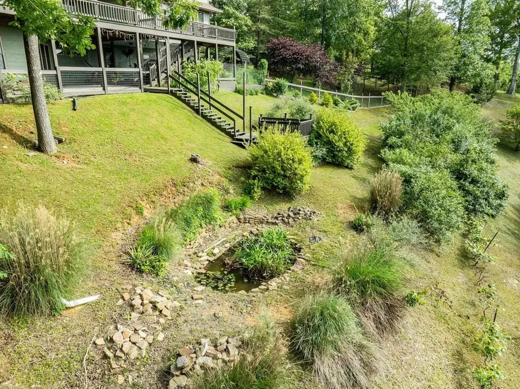 4550 Southgate Road Byrdstown TN 38549