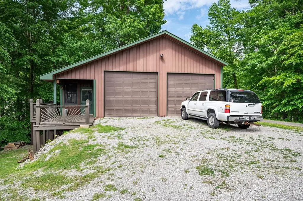 4550 Southgate Road Byrdstown TN 38549