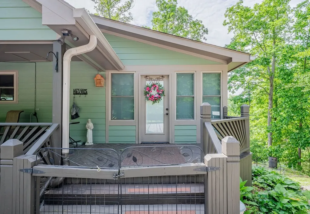 4550 Southgate Road Byrdstown TN 38549